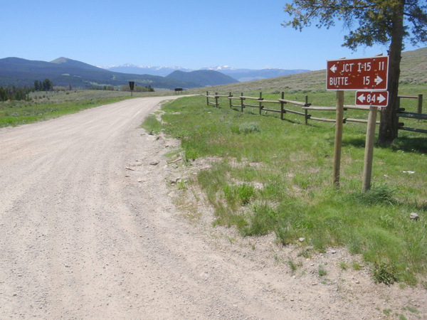 Views from just over the crest of Continental Divide Crossing #5 on the GDMBR.